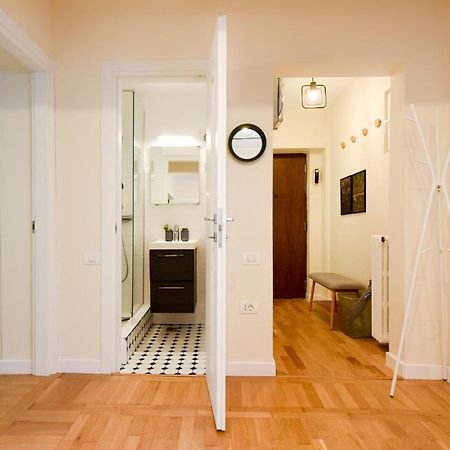 The Dream Apartment - Near Radisson Hotel Bukarest Kültér fotó